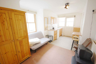 One Bedroom Flat to rent in LONDON
